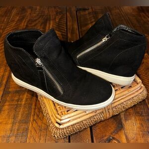 UEC Steve Madden Wedgie Women’s Wedge Sneaker Size 8